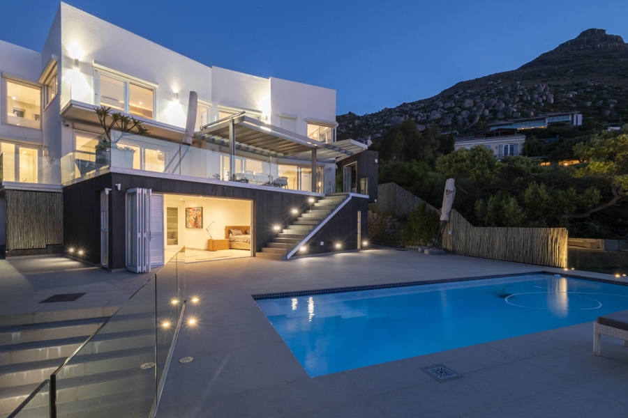 To Let 4 Bedroom Property for Rent in Llandudno Western Cape